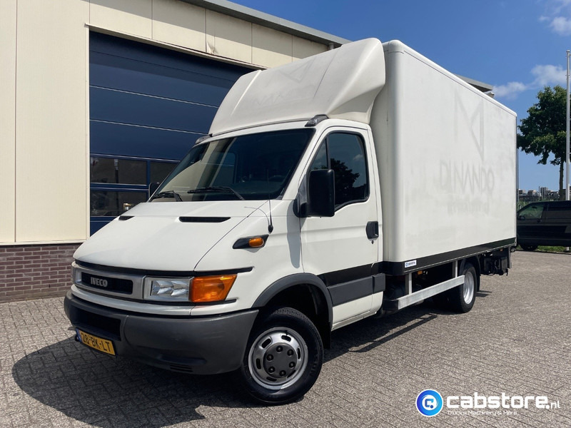 Iveco 40C 40C12 EURO 3 4x2 Bakwagen Euro 3 - Bouwjaar 2003 - APK tot 10-05-2026 -Handgeschakelde versnellingsbak - Комбе фургон: слика 2 Iveco 40C 40C12 EURO 3 4x2 Bakwagen Euro 3 - Bouwjaar 2003 - APK tot 10-05-2026 -Handgeschakelde versnellingsbak - Комбе фургон: слика 2