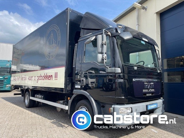 MAN TGL 8.180 4X2 BB Euro 5 - Handgeschakelde versnellingsbak - Laadklep - Bouwjaar 2010 - 3 zitplaatsen - Камион сандучар: слика 2 MAN TGL 8.180 4X2 BB Euro 5 - Handgeschakelde versnellingsbak - Laadklep - Bouwjaar 2010 - 3 zitplaatsen - Камион сандучар: слика 2
