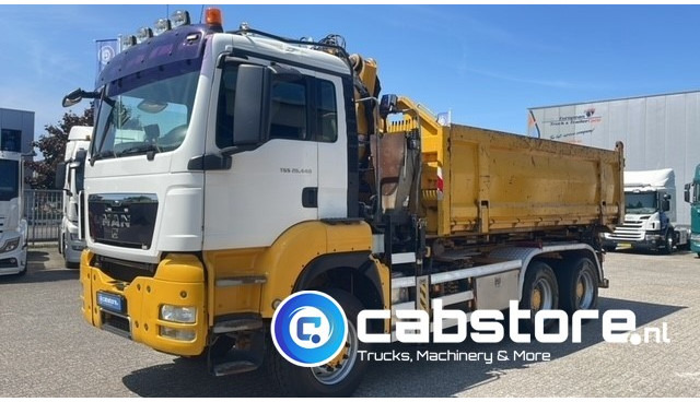 MAN TGS 26.440 6X6 BB EEV MAN TGS 26.440 Euro 5 EEV - 6X6 - Laadkraan - Kipper - Kabelsysteem - Bouwjaar 2010 - Km 657.509 - APK tot 22-11-2025 !! - Кипер, Камион со кран: слика 2 MAN TGS 26.440 6X6 BB EEV MAN TGS 26.440 Euro 5 EEV - 6X6 - Laadkraan - Kipper - Kabelsysteem - Bouwjaar 2010 - Km 657.509 - APK tot 22-11-2025 !! - Кипер, Камион со кран: слика 2