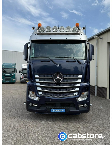 Mercedes-Benz ACTROS 3663 Euro 6 - 8x2 - RETARDER - Bouwjaar 09-2017 - 30 Ton's Container Kabelsysteem - Km 476.892 - Good condition - Камион со кабелски систем: слика 4 Mercedes-Benz ACTROS 3663 Euro 6 - 8x2 - RETARDER - Bouwjaar 09-2017 - 30 Ton's Container Kabelsysteem - Km 476.892 - Good condition - Камион со кабелски систем: слика 4