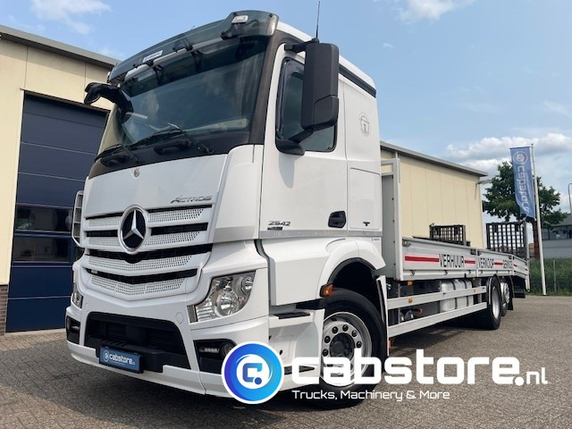 Mercedes-Benz ACTROS Mercedes Benz Actros 2642 6x2 Euro 6 oprijwagen - Machine transporter - Bouwjaar 2012 - Volledig luchtgeveerd - Hydraulische rampen - Liftas - APK 11- - Камион со платформа: слика 4 Mercedes-Benz ACTROS Mercedes Benz Actros 2642 6x2 Euro 6 oprijwagen - Machine transporter - Bouwjaar 2012 - Volledig luchtgeveerd - Hydraulische rampen - Liftas - APK 11- - Камион со платформа: слика 4