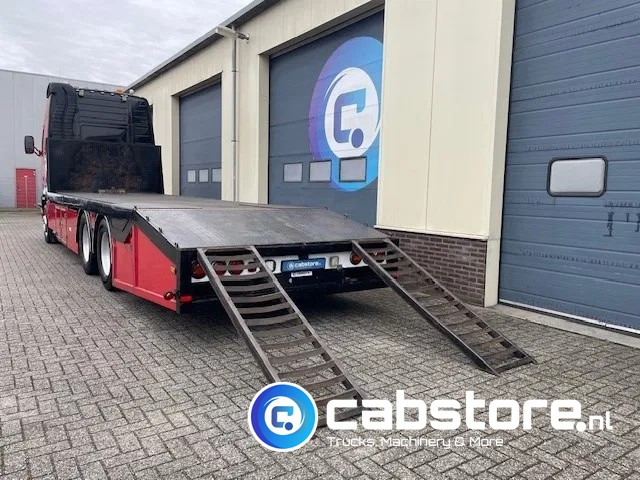 Volvo FH 12.460 6x2R Euro 3 - Oprijwagen - Machinetransporter - Year 2002 - APK tot 11-2025 - MANUAL - NL Truck - Автотранспортен камион: слика 4 Volvo FH 12.460 6x2R Euro 3 - Oprijwagen - Machinetransporter - Year 2002 - APK tot 11-2025 - MANUAL - NL Truck - Автотранспортен камион: слика 4