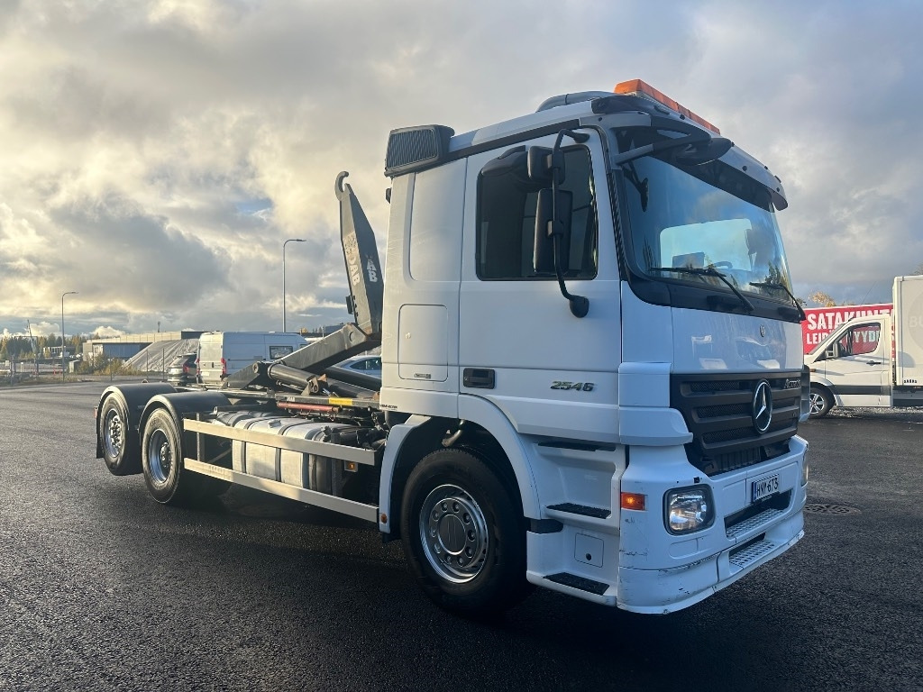 Mercedes-Benz Actros 2545 L 6x2 - Камион со кука за подигање: слика 3 Mercedes-Benz Actros 2545 L 6x2 - Камион со кука за подигање: слика 3