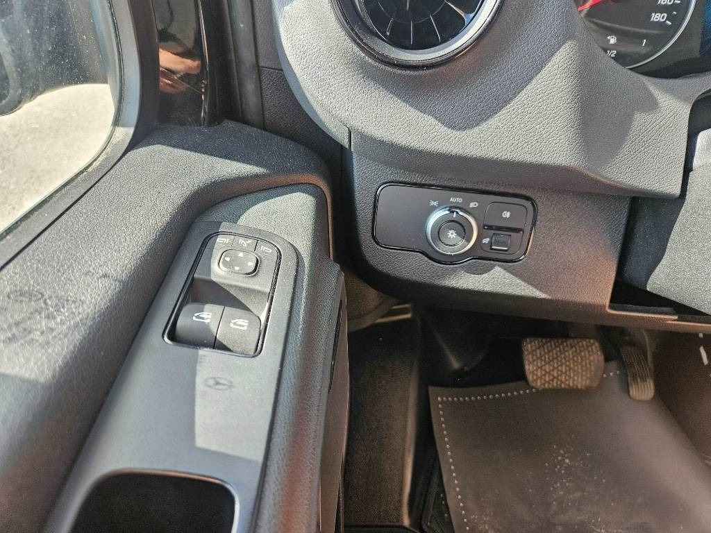 Товарно комбе Mercedes-Benz Sprinter 317 RWD: слика 10