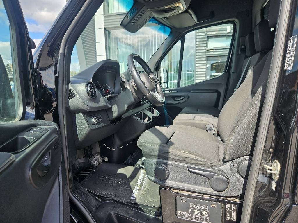 Товарно комбе Mercedes-Benz Sprinter 317 RWD: слика 6