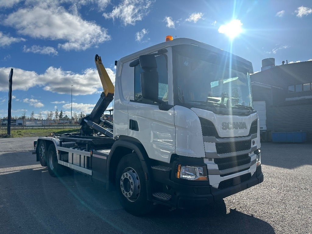 Scania P 360 - Камион со кука за подигање: слика 2 Scania P 360 - Камион со кука за подигање: слика 2