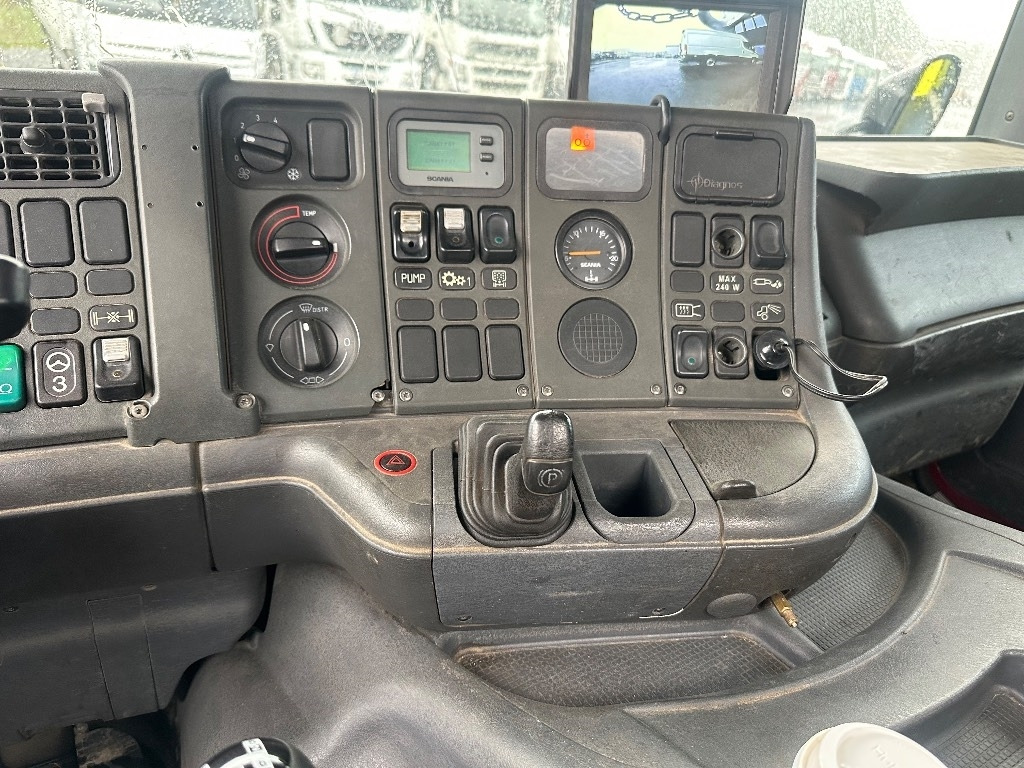 Камион за подигање контејнери Scania P114 8x2*6: слика 11