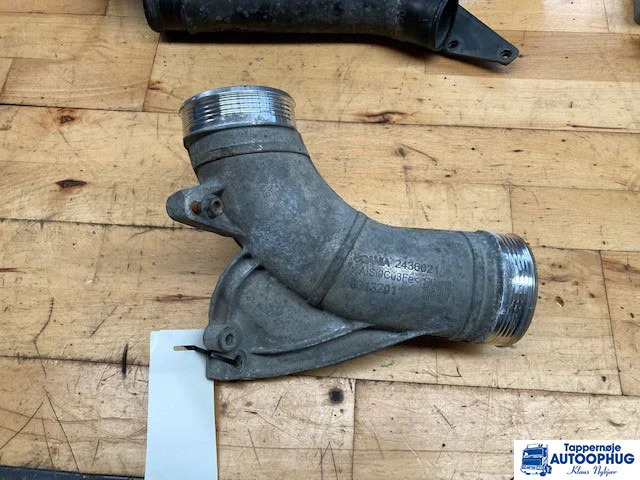 Scania Intercooler rør Scania 2436021 - Мотор и делови за Камион: слика 1 Scania Intercooler rør Scania 2436021 - Мотор и делови за Камион: слика 1