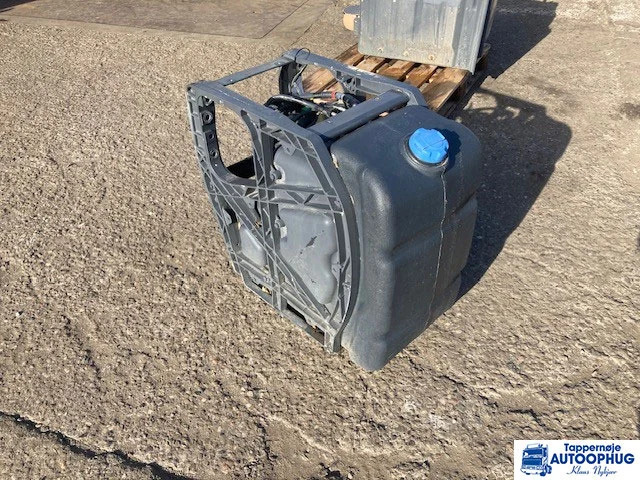 Volvo Adblue tank 21645367 – 23251720 - AdBlue резервоар за Камион: слика 1 Volvo Adblue tank 21645367 – 23251720 - AdBlue резервоар за Камион: слика 1