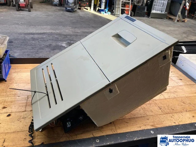 Volvo refrigerator – køleskab – Volvo 82174077 - Кабина и ентериер за Камион: слика 1 Volvo refrigerator – køleskab – Volvo 82174077 - Кабина и ентериер за Камион: слика 1