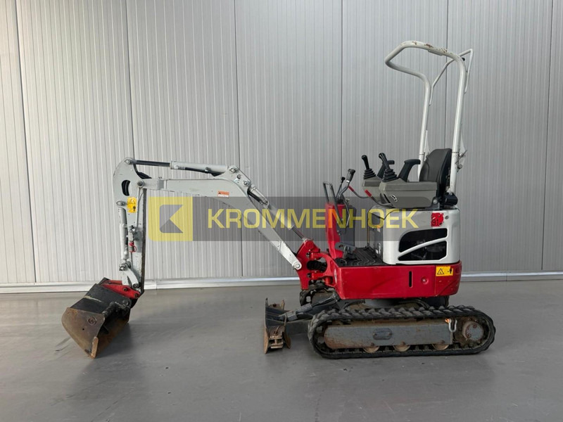 Takeuchi TB 210 R - Мини багер: слика 1 Takeuchi TB 210 R - Мини багер: слика 1