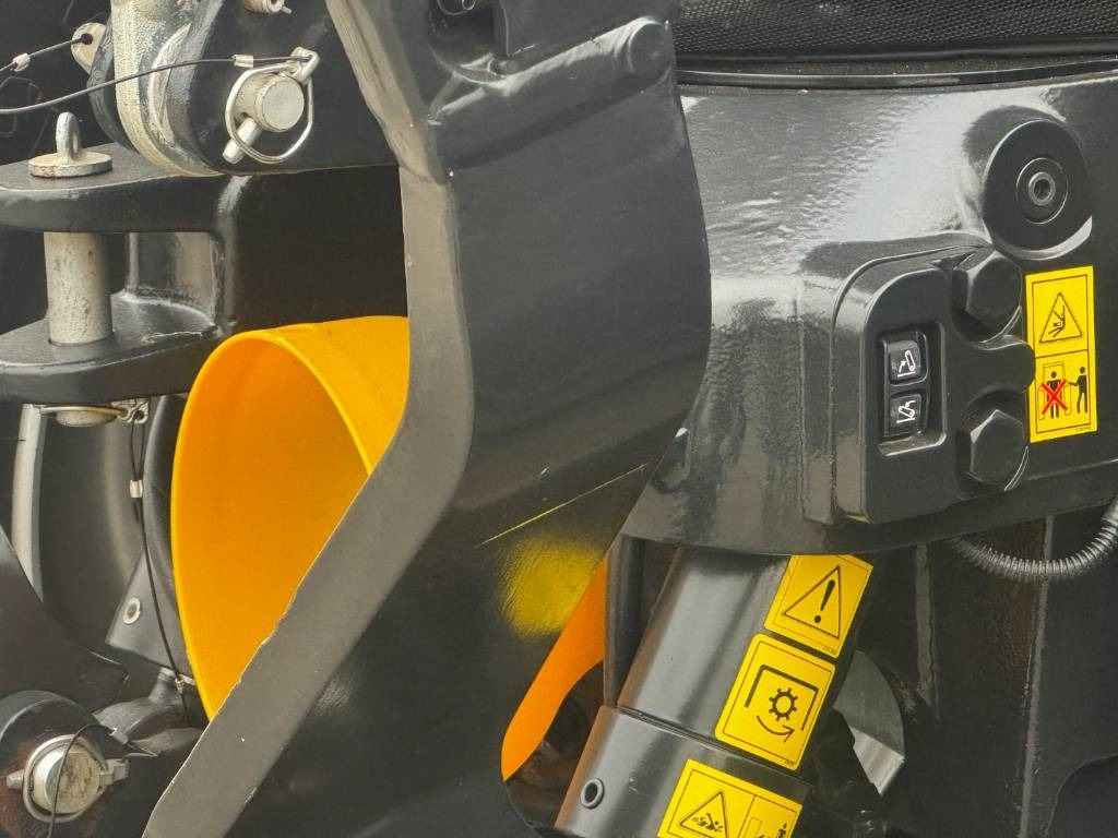 Case IH 150CVX, AFS, frontlinkage + PTO, GPS, 2023!! - Трактор: слика 5 Case IH 150CVX, AFS, frontlinkage + PTO, GPS, 2023!! - Трактор: слика 5