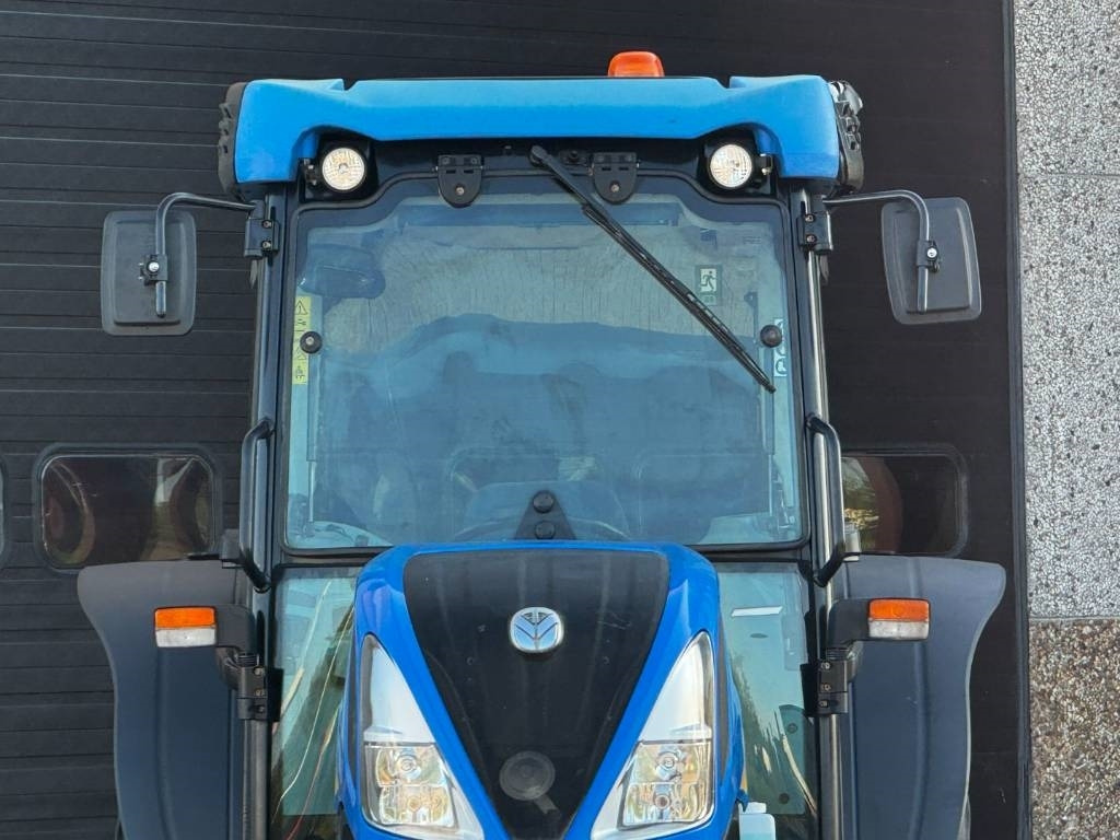 New Holland T4.100 DC, Low Profile, 2019, 3013 hours!! - Трактор: слика 5 New Holland T4.100 DC, Low Profile, 2019, 3013 hours!! - Трактор: слика 5