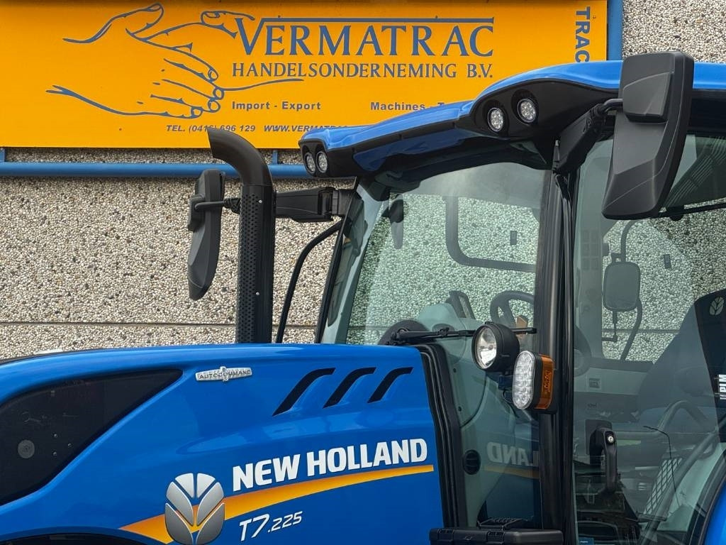 New Holland T7.225AC, frontlinkage, airbrakes, 50k, 2023!! - Трактор: слика 3 New Holland T7.225AC, frontlinkage, airbrakes, 50k, 2023!! - Трактор: слика 3