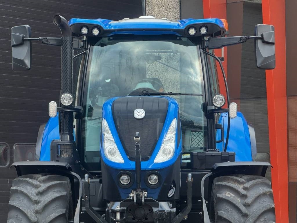 New Holland T7.225AC, frontlinkage, airbrakes, 50k, 2023!! - Трактор: слика 5 New Holland T7.225AC, frontlinkage, airbrakes, 50k, 2023!! - Трактор: слика 5