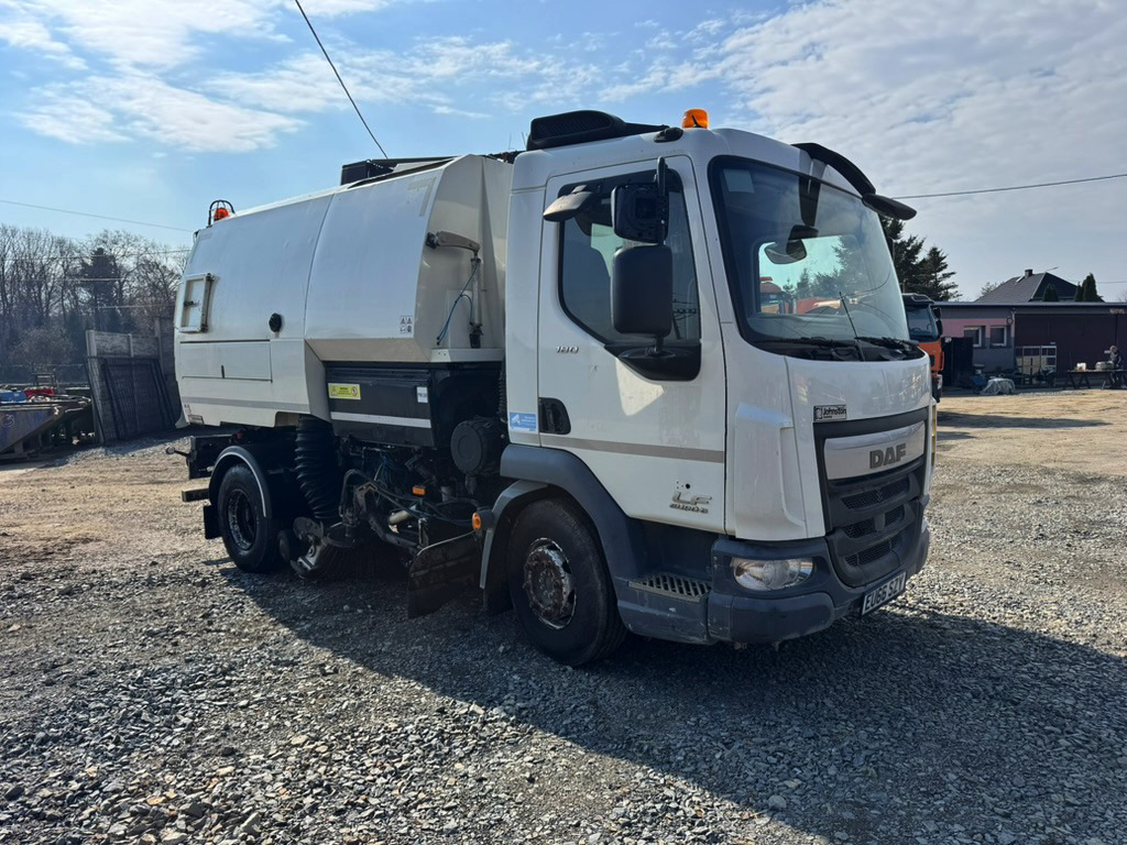 DAF LF180 - Возило за метење: слика 1 DAF LF180 - Возило за метење: слика 1