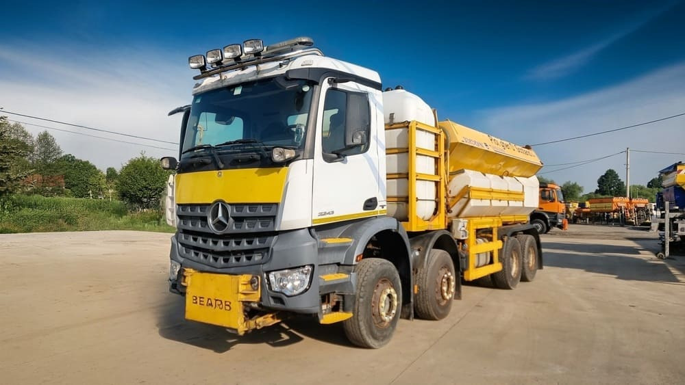 MERCEDES-BENZ AROCS 3243 8x4 | Euro 6 | Piaskarko Solarka Econ 12m³ - Машина за чистење снег: слика 1 MERCEDES-BENZ AROCS 3243 8x4 | Euro 6 | Piaskarko Solarka Econ 12m³ - Машина за чистење снег: слика 1