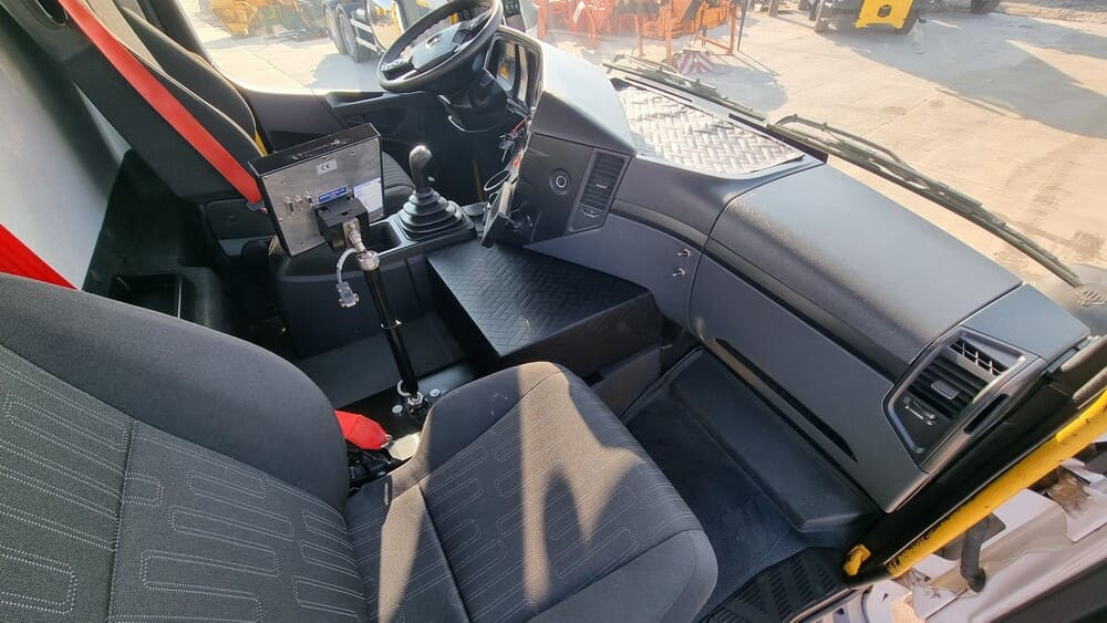 MERCEDES-BENZ AROCS 3243 8x4 | Euro 6 | Piaskarko Solarka Econ 12m³ - Машина за чистење снег: слика 2 MERCEDES-BENZ AROCS 3243 8x4 | Euro 6 | Piaskarko Solarka Econ 12m³ - Машина за чистење снег: слика 2