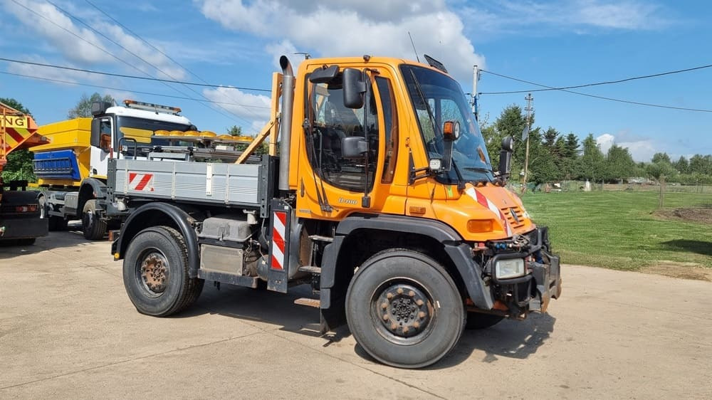 MERCEDES-BENZ Unimog U400 - Општински трактор: слика 2 MERCEDES-BENZ Unimog U400 - Општински трактор: слика 2