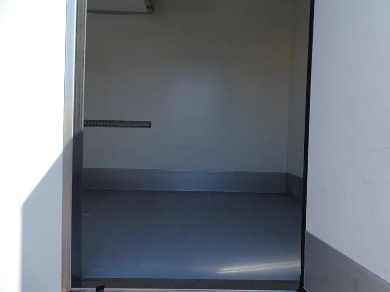 DAF LF 230 Konvecta Multi-Temp - Изотермален камион: слика 4 DAF LF 230 Konvecta Multi-Temp - Изотермален камион: слика 4