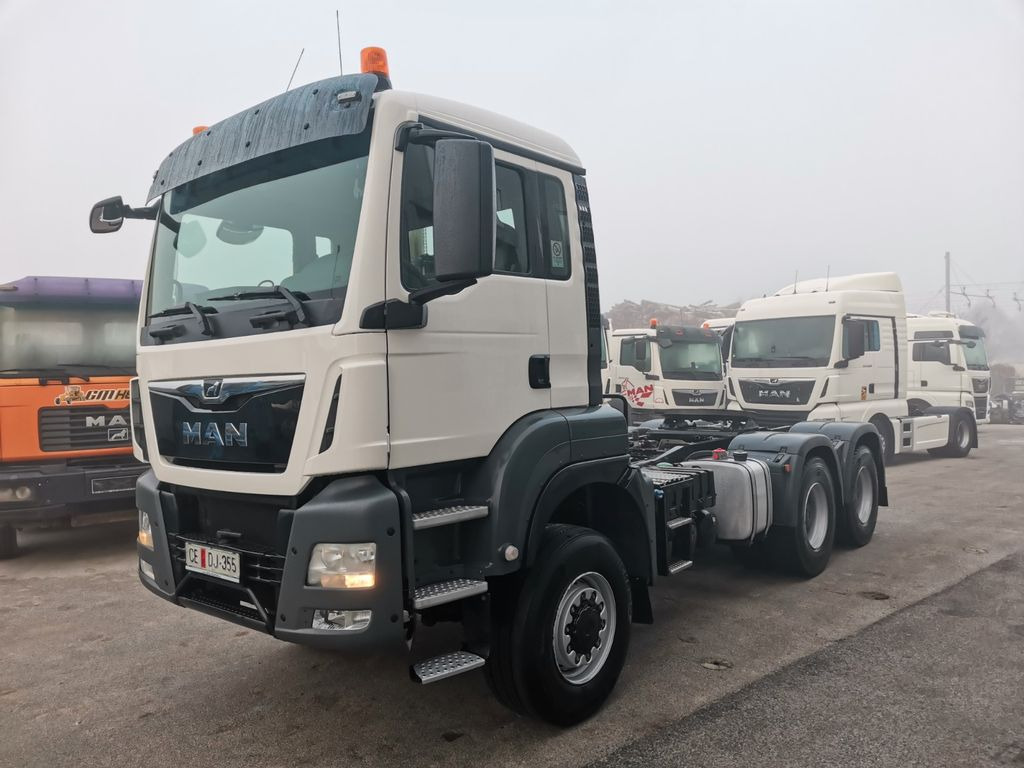 MAN TGS 26.470 6X6 Allrad mit Kipphidraulik - Камион влекач: слика 2 MAN TGS 26.470 6X6 Allrad mit Kipphidraulik - Камион влекач: слика 2