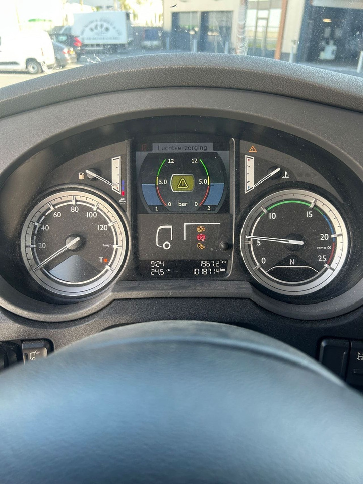 DAF XF 460 XF460 Super Space Cab - Камион влекач: слика 3 DAF XF 460 XF460 Super Space Cab - Камион влекач: слика 3