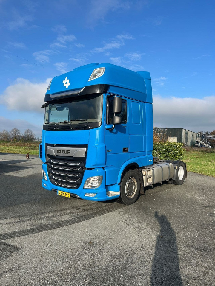 DAF XF 480 XF480 Super Space Very complete trucks More pc available - Камион влекач: слика 1 DAF XF 480 XF480 Super Space Very complete trucks More pc available - Камион влекач: слика 1