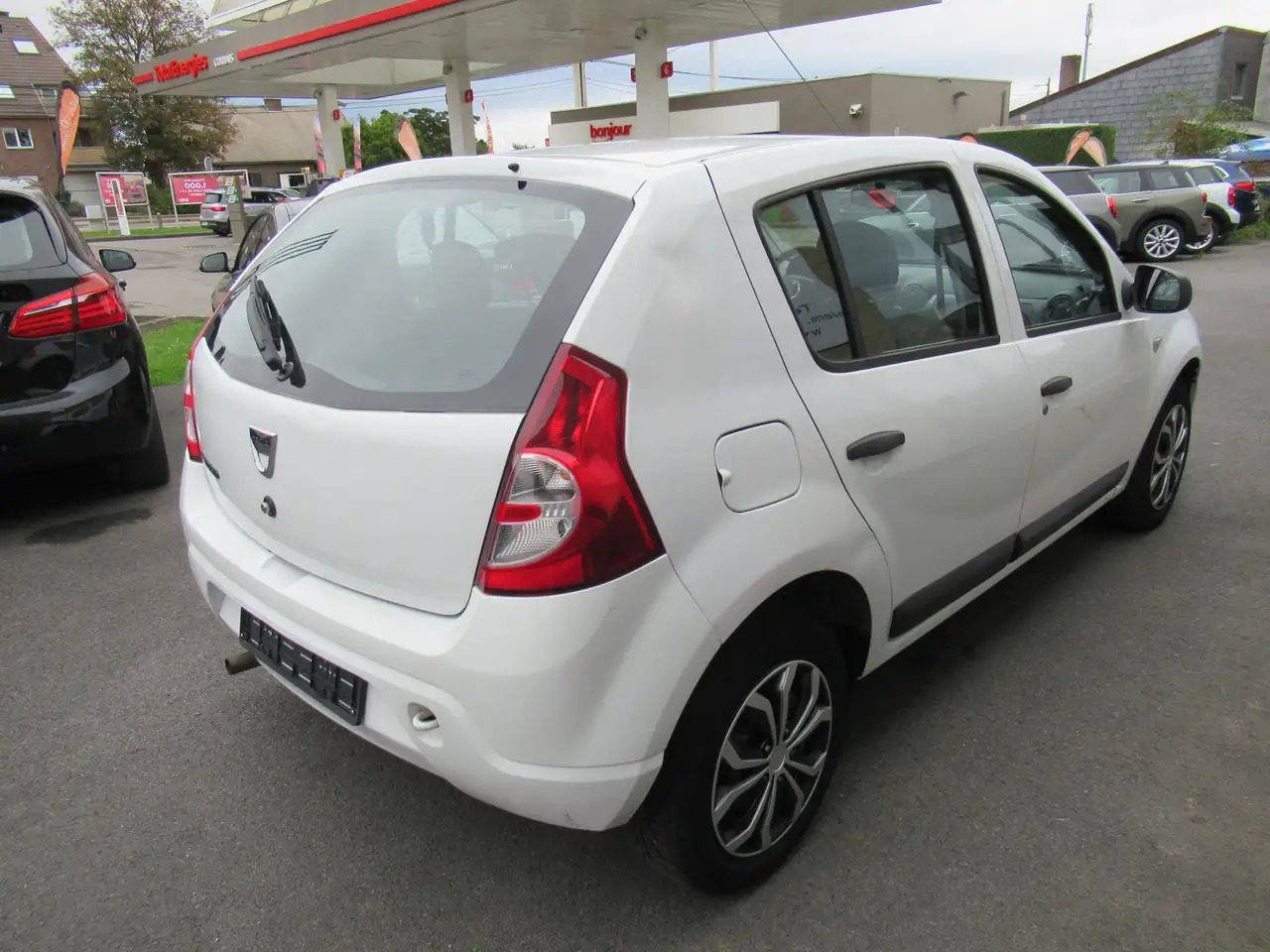 Dacia Sandero Sandero 1.2i Ambiance - Автомобил: слика 2 Dacia Sandero Sandero 1.2i Ambiance - Автомобил: слика 2