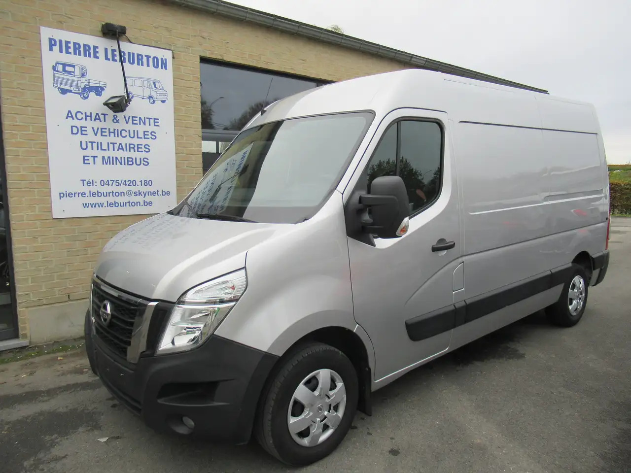 Nissan Interstar L2H2 clim navi 16500€+tva/btw - Товарно комбе: слика 1 Nissan Interstar L2H2 clim navi 16500€+tva/btw - Товарно комбе: слика 1