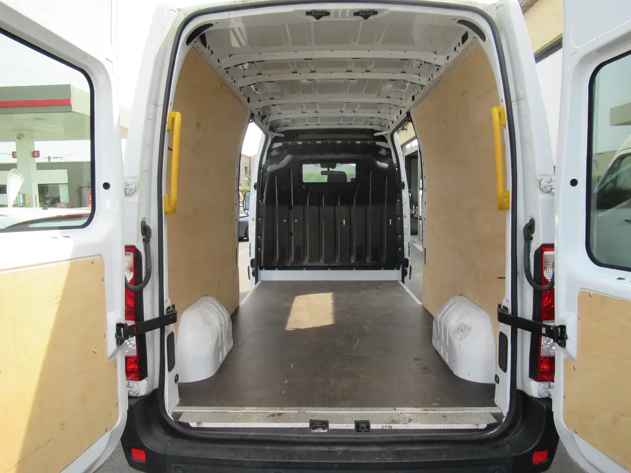 Opel Movano L3H2 AIRCO 2X/PL 14800€+TVA - Товарно комбе: слика 5 Opel Movano L3H2 AIRCO 2X/PL 14800€+TVA - Товарно комбе: слика 5