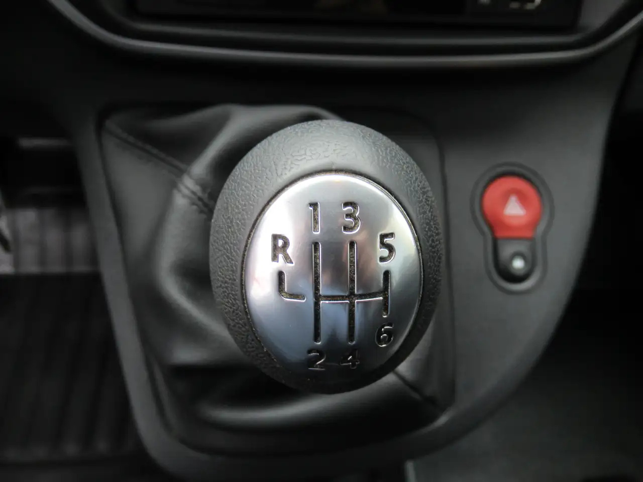 Мало комбе Renault Kangoo 15 DCI GRAND CONFORT CLIM 8250€+TVA/BTW: слика 12 Мало комбе Renault Kangoo 15 DCI GRAND CONFORT CLIM 8250€+TVA/BTW: слика 12