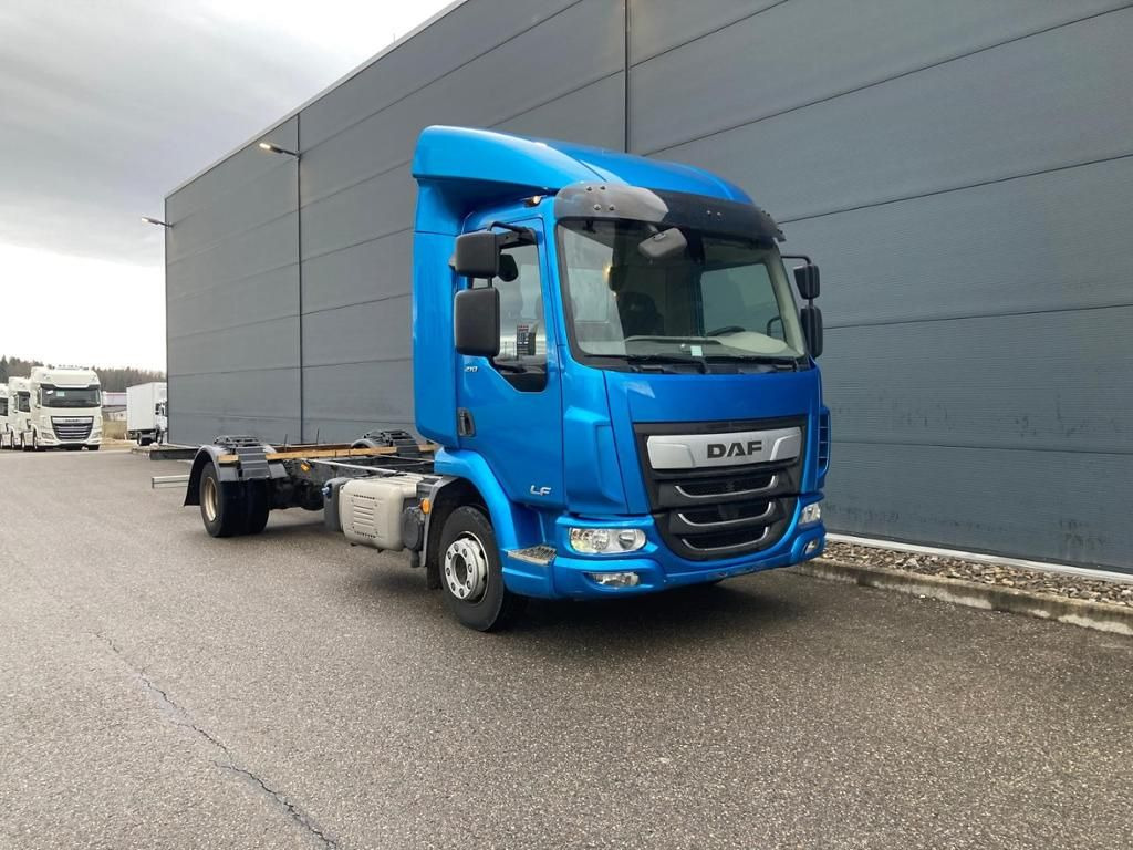 DAF LF 210 FA Standheizung / 5.00m Rd / 7.490kg - Камион со церада: слика 3 DAF LF 210 FA Standheizung / 5.00m Rd / 7.490kg - Камион со церада: слика 3