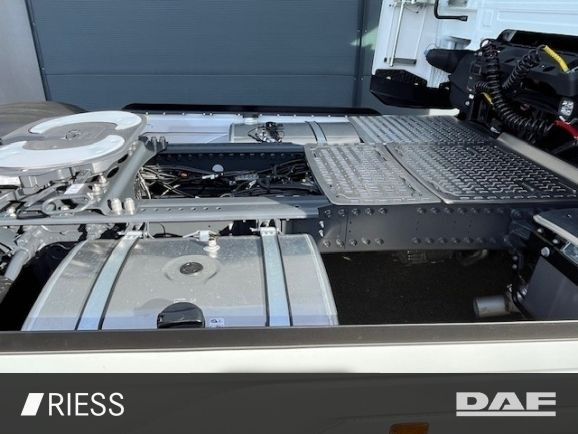 DAF XG 530 FT Alcoa Leder Vollluft Standklima - Камион влекач: слика 5 DAF XG 530 FT Alcoa Leder Vollluft Standklima - Камион влекач: слика 5