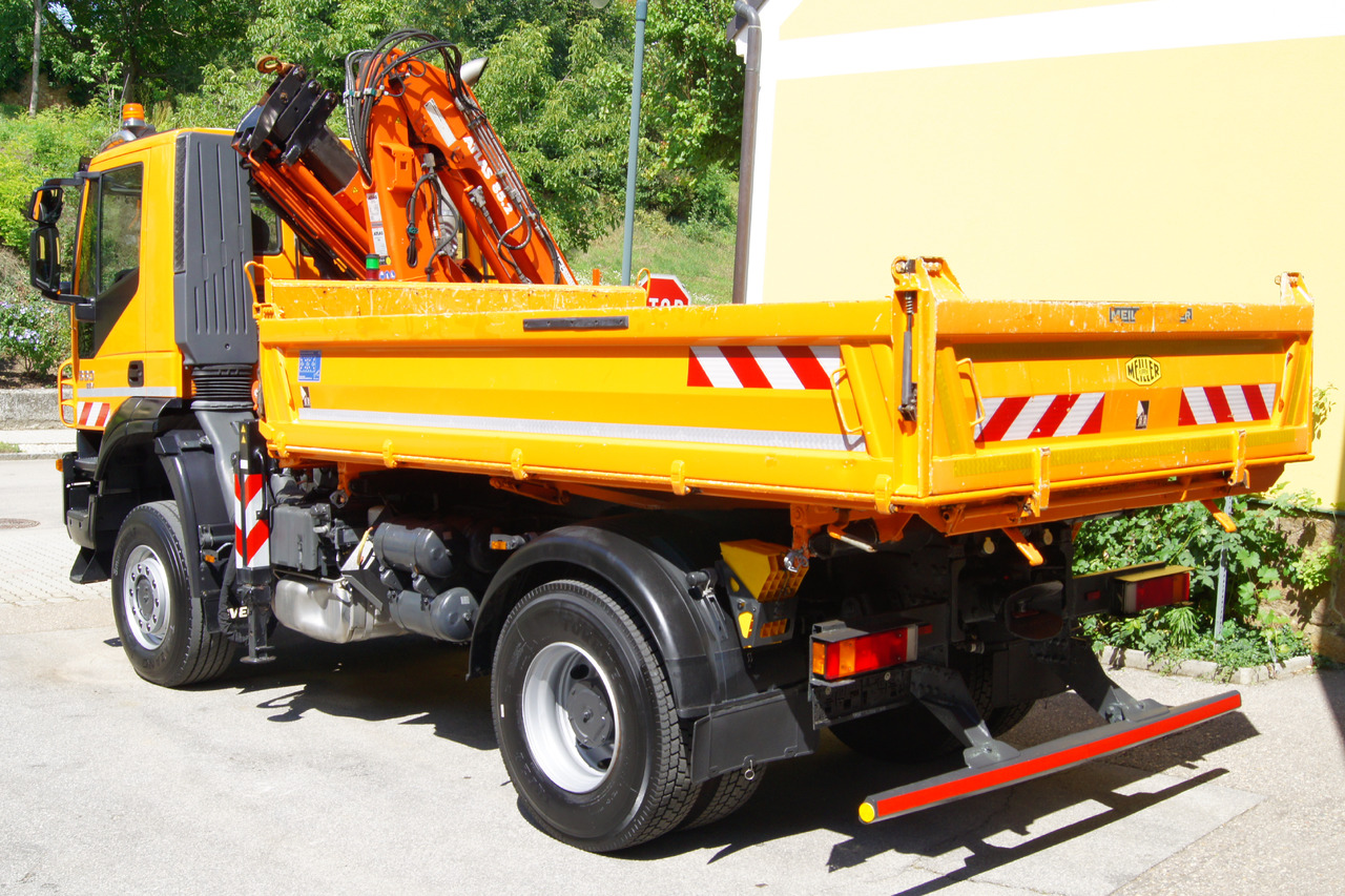IVECO 190T33 Trakker 4x4/ATLAS 85.2/Euro5/Winterdienst/Streuer - Камион со кран: слика 4 IVECO 190T33 Trakker 4x4/ATLAS 85.2/Euro5/Winterdienst/Streuer - Камион со кран: слика 4