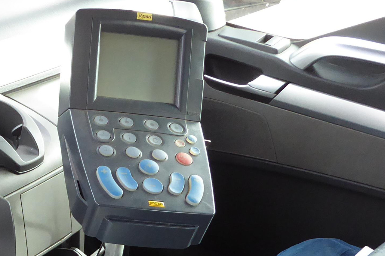 Камион со кука за подигање KÜPPER-WEISSER /GMEINER/BUCHER Feuchtsalzstreuer Salzstreuer Streuer auf Abrollgestell: слика 8