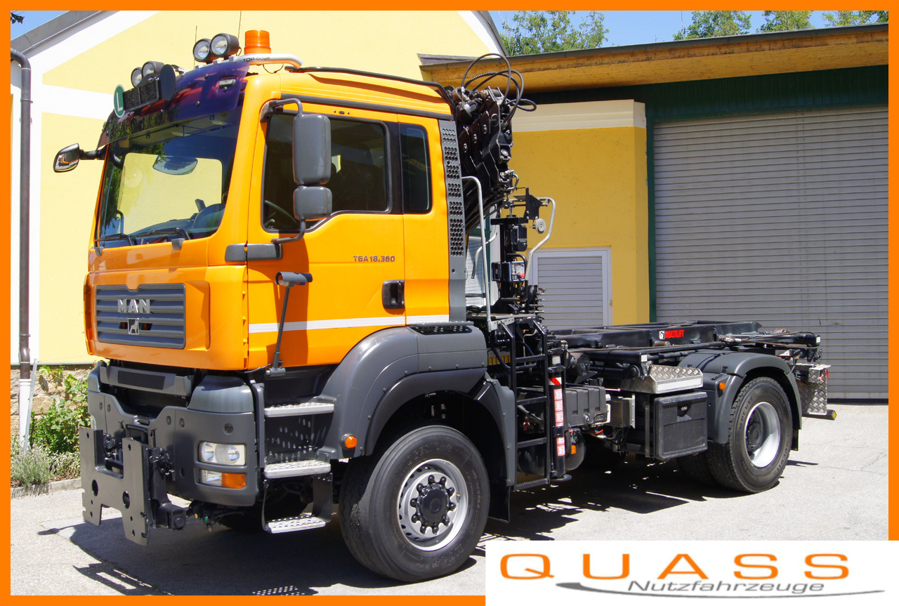 MAN TGA 18.360 BL 4x4/Euro 4/TÜV/HIAB 111 korbfähig/MULTILIFT/Winterdienst - Камион со кука за подигање, Камион со кран: слика 1 MAN TGA 18.360 BL 4x4/Euro 4/TÜV/HIAB 111 korbfähig/MULTILIFT/Winterdienst - Камион со кука за подигање, Камион со кран: слика 1