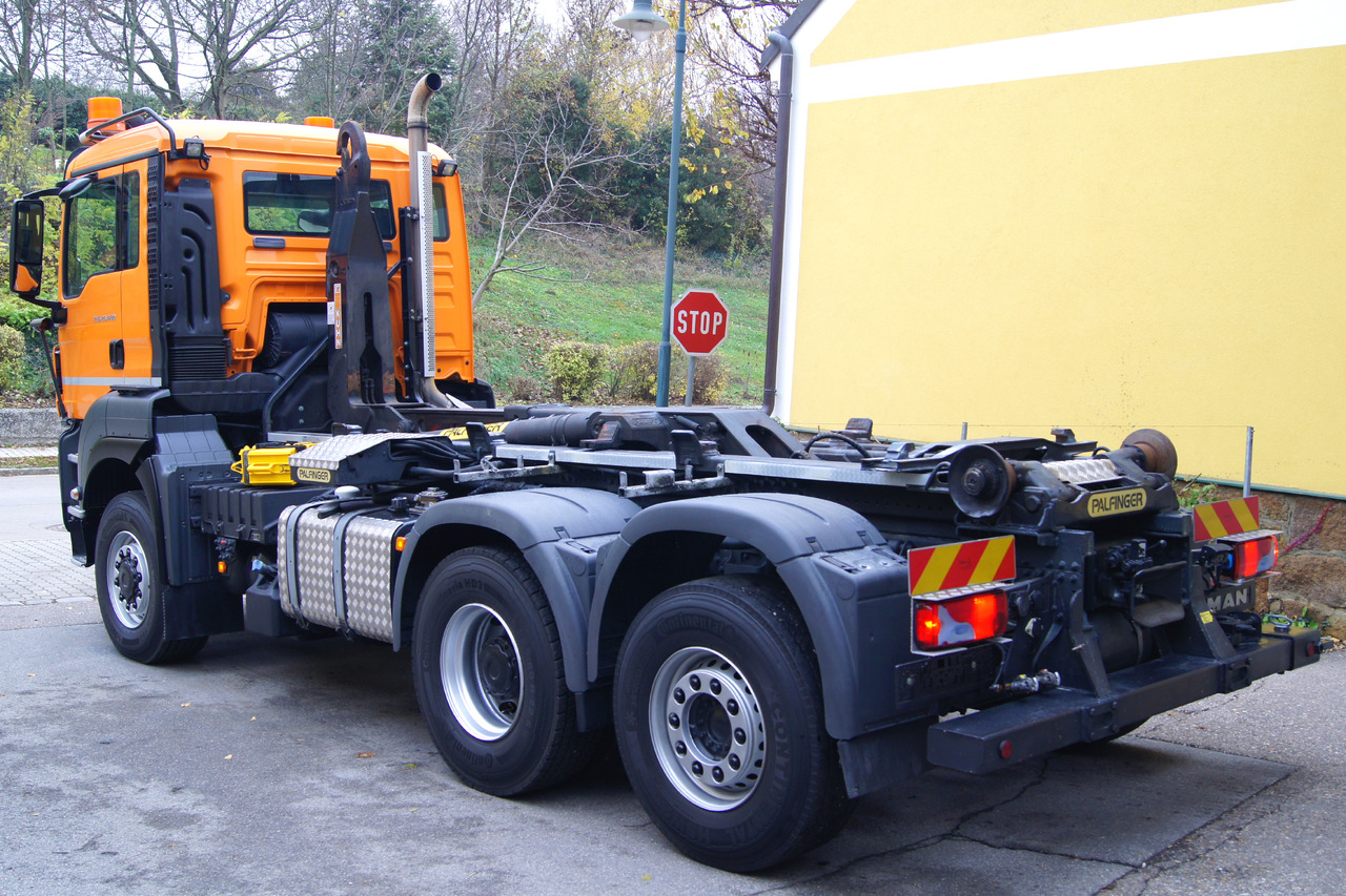 MAN TGS 28.400 BL 6x4-4/TÜV/PALIFT/Winterdienst/Salzstreuer/Streuer/Schneepflug - Камион со кука за подигање: слика 5 MAN TGS 28.400 BL 6x4-4/TÜV/PALIFT/Winterdienst/Salzstreuer/Streuer/Schneepflug - Камион со кука за подигање: слика 5