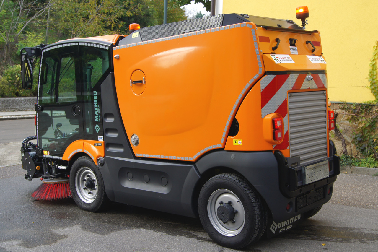 MATHIEU Azura Flex MC210 3-rd brush / EURO 6 / TÜV - Возило за метење: слика 5 MATHIEU Azura Flex MC210 3-rd brush / EURO 6 / TÜV - Возило за метење: слика 5