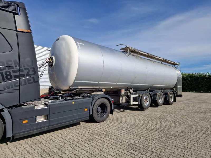 G.magyar 36000 liter geïsoleerde intra / melk tankoplegger met VSE Besturing en pomp - Полуприколка цистерна: слика 1 G.magyar 36000 liter geïsoleerde intra / melk tankoplegger met VSE Besturing en pomp - Полуприколка цистерна: слика 1