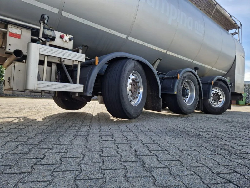 G.magyar 36000 liter geïsoleerde intra / melk tankoplegger met VSE Besturing en pomp - Полуприколка цистерна: слика 5 G.magyar 36000 liter geïsoleerde intra / melk tankoplegger met VSE Besturing en pomp - Полуприколка цистерна: слика 5
