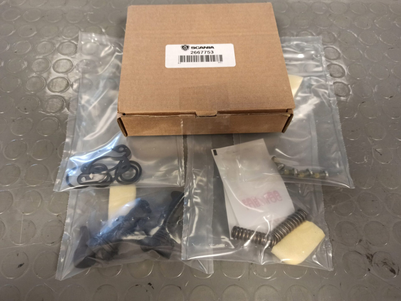 SCANIA COMPRESSOR VALVE REPAIR KIT - 2667753 - Комплет за поправка на моторот за Камион: слика 1 SCANIA COMPRESSOR VALVE REPAIR KIT - 2667753 - Комплет за поправка на моторот за Камион: слика 1