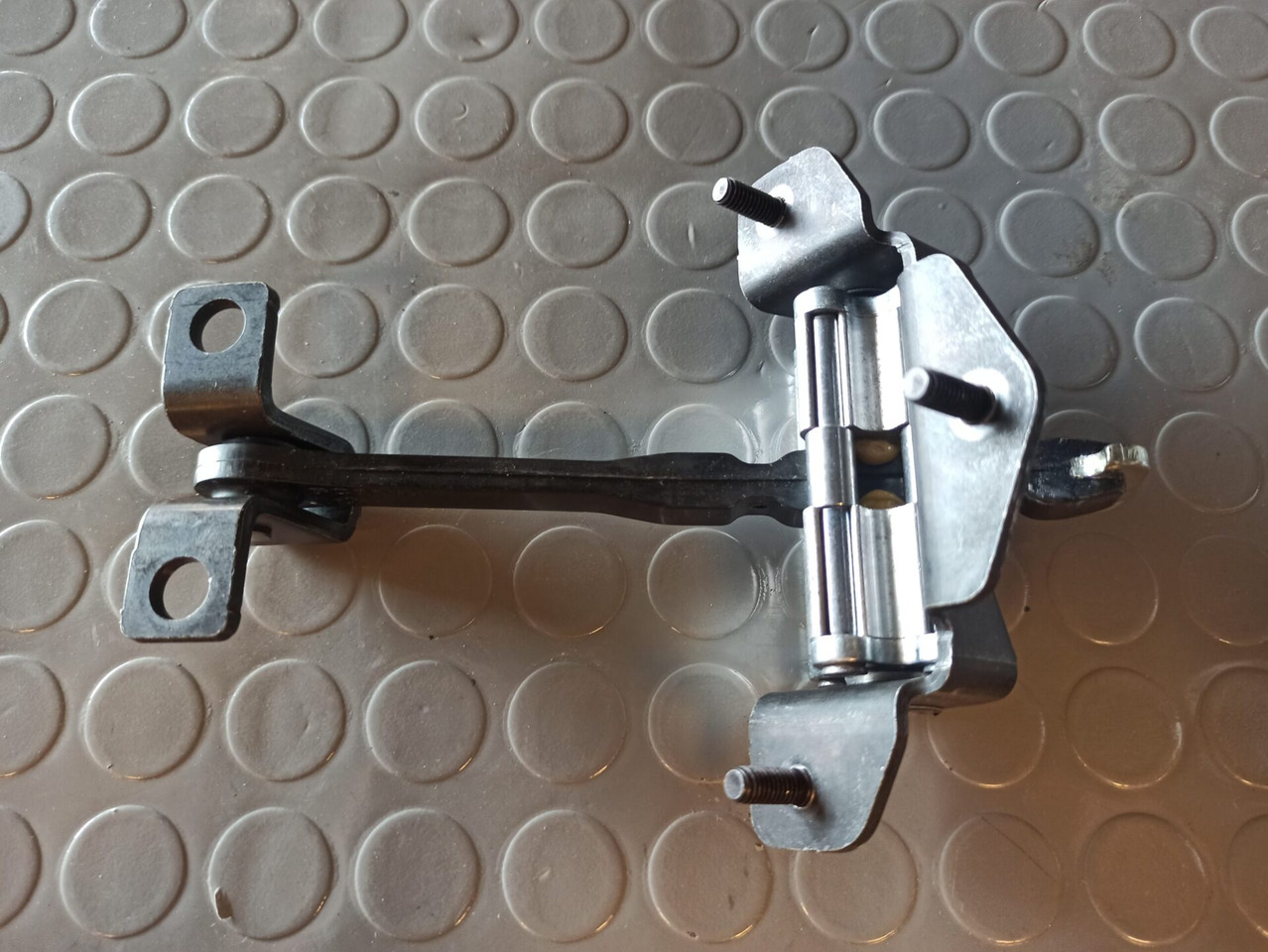 SCANIA DOOR STOP - 1930649 - Врата и делови за Камион: слика 1 SCANIA DOOR STOP - 1930649 - Врата и делови за Камион: слика 1