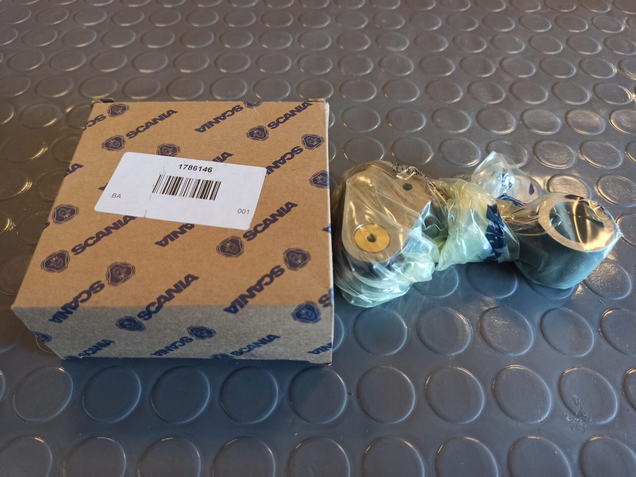 SCANIA ROLLER TAPPET 1786146 - Мотор и делови за Камион: слика 1 SCANIA ROLLER TAPPET 1786146 - Мотор и делови за Камион: слика 1