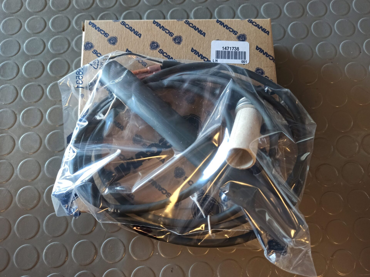 SCANIA ROTATIONAL SPEED SENSOR 1471738 - Сензор за Камион: слика 1 SCANIA ROTATIONAL SPEED SENSOR 1471738 - Сензор за Камион: слика 1