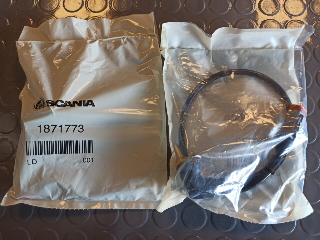 SCANIA TEMPERATURE SENSOR 1871773 - Сензор за Камион: слика 1 SCANIA TEMPERATURE SENSOR 1871773 - Сензор за Камион: слика 1