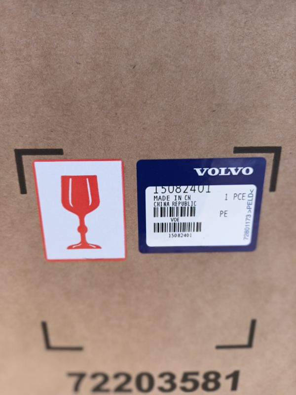 VOLVO CE WINDOW GLASS 15082401 - Кабина и ентериер за Градежна машина: слика 2 VOLVO CE WINDOW GLASS 15082401 - Кабина и ентериер за Градежна машина: слика 2