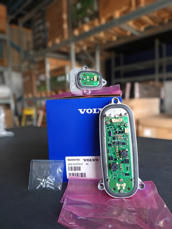 VOLVO MODULE 82494763 - Електричен систем за Камион: слика 1 VOLVO MODULE 82494763 - Електричен систем за Камион: слика 1