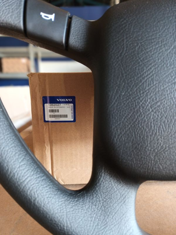 VOLVO STEERING WHEEL 1062027 - Волан за Камион: слика 4 VOLVO STEERING WHEEL 1062027 - Волан за Камион: слика 4