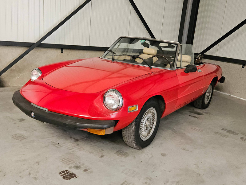 Alfa Romeo Spider 2000 - Автомобил: слика 1 Alfa Romeo Spider 2000 - Автомобил: слика 1