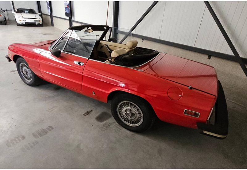 Alfa Romeo Spider 2000 - Автомобил: слика 3 Alfa Romeo Spider 2000 - Автомобил: слика 3